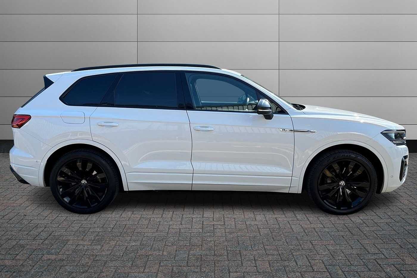 Volkswagen Touareg 3.0 TDI V6 Black Edition SUV 5dr Diesel Tiptronic 4Motion Euro 6 (s/s) (286 ps)