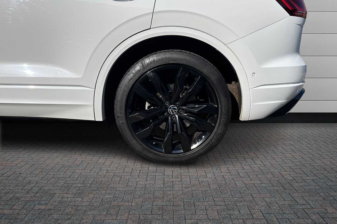 Volkswagen Touareg 3.0 TDI V6 Black Edition SUV 5dr Diesel Tiptronic 4Motion Euro 6 (s/s) (286 ps)