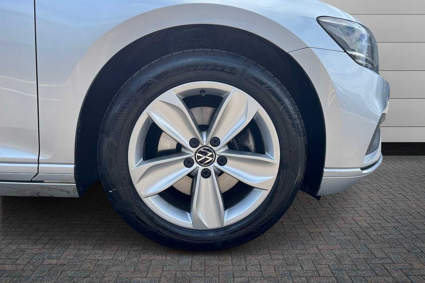 Volkswagen Passat 1.5 TSI EVO SE Nav Estate 5dr Petrol DSG Euro 6 (s/s) (150 ps)