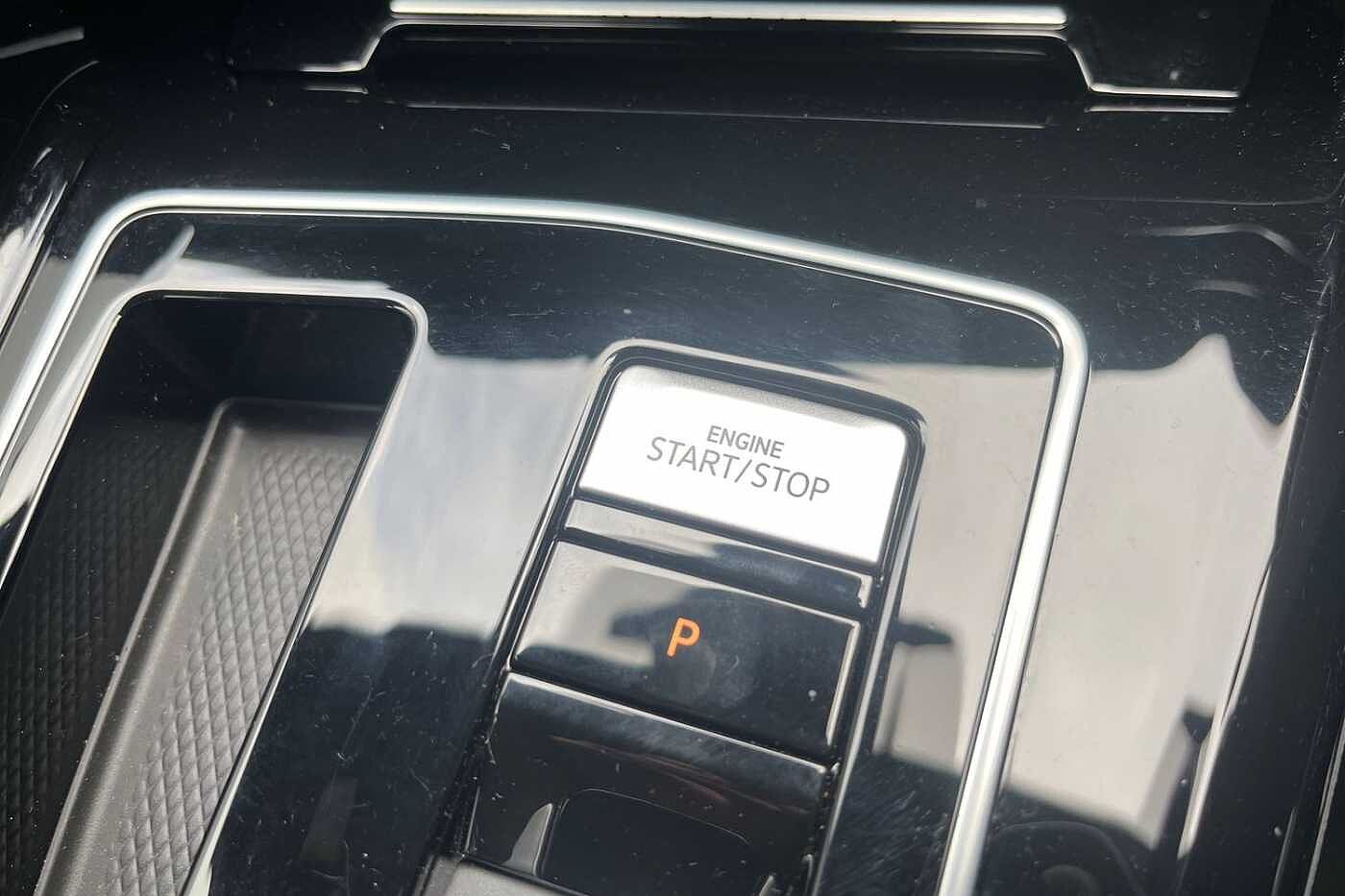 Volkswagen Golf 2.0 TSI R Black Edition Hatchback 5dr Petrol DSG 4Motion Euro 6 (s/s) (333 ps)